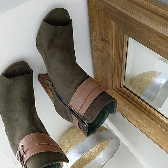 Just Fab booties open toe Olive color - Picture 7 of 7